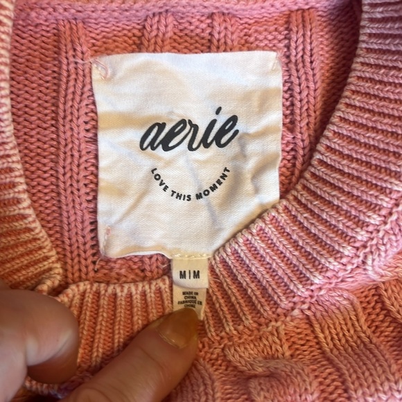 Aerie Chunky Cable Knit Cropped Pink Sweaterter sz M - Picture 4 of 8